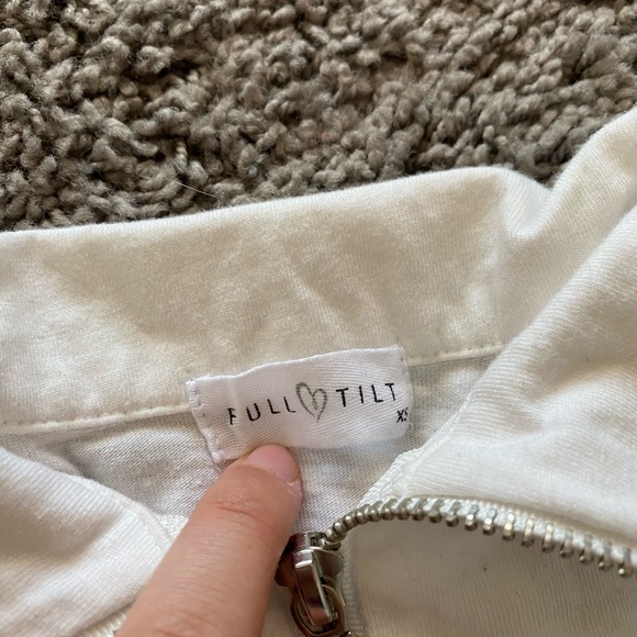 white long sleeve rainbow sleeve crop jacket - Picture 3 of 3